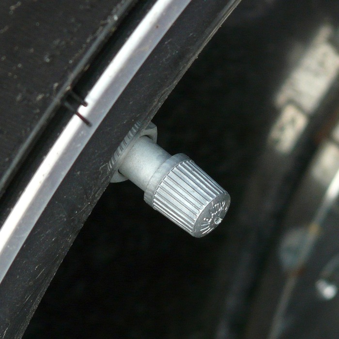 타이어 공기압 체크